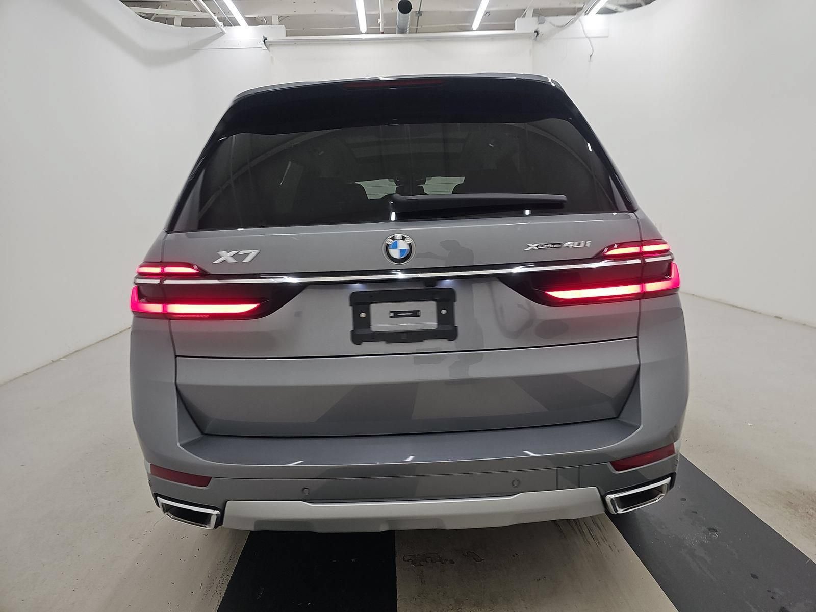 Used 2026 BMW X7 xDrive40i AWD/4WD image 5