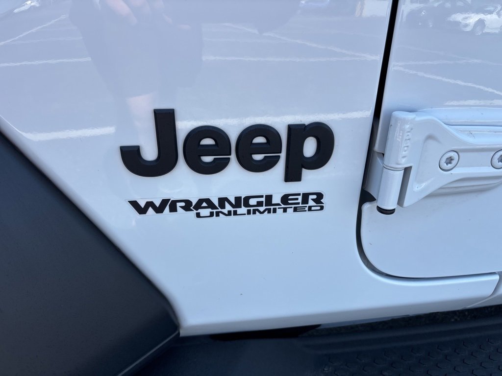 Used 2022 Jeep Wrangler Unlimited Sport image 14
