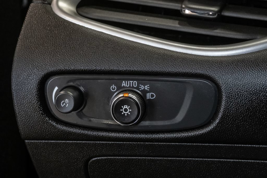 Used 2024 Chevrolet Malibu LT FWD image 15