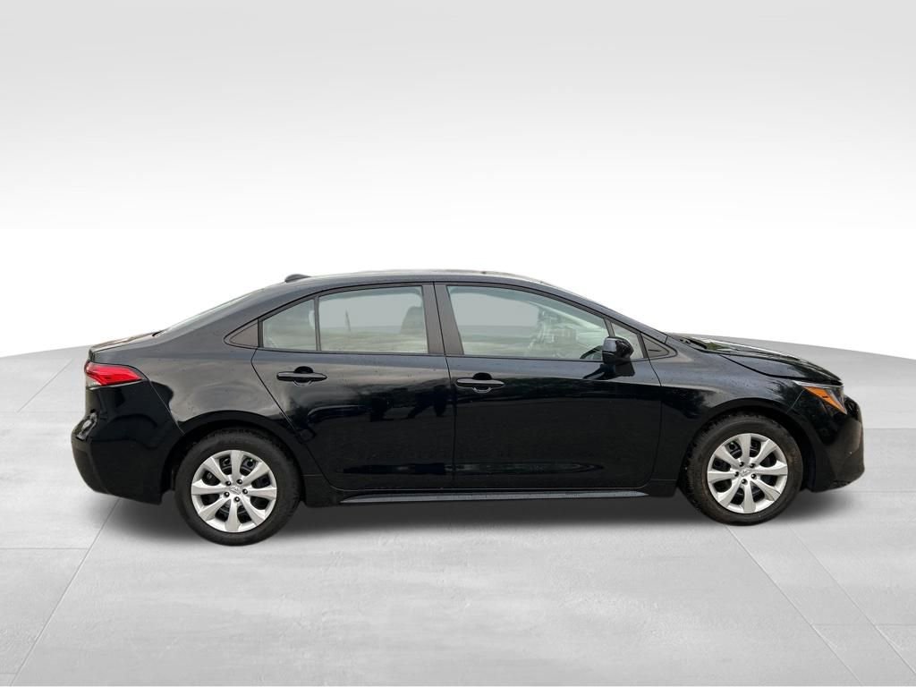 Used 2023 Toyota Corolla LE image 7