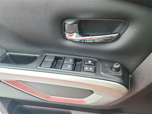 Used 2024 Nissan Titan SV w/ SV Convenience Package image 28