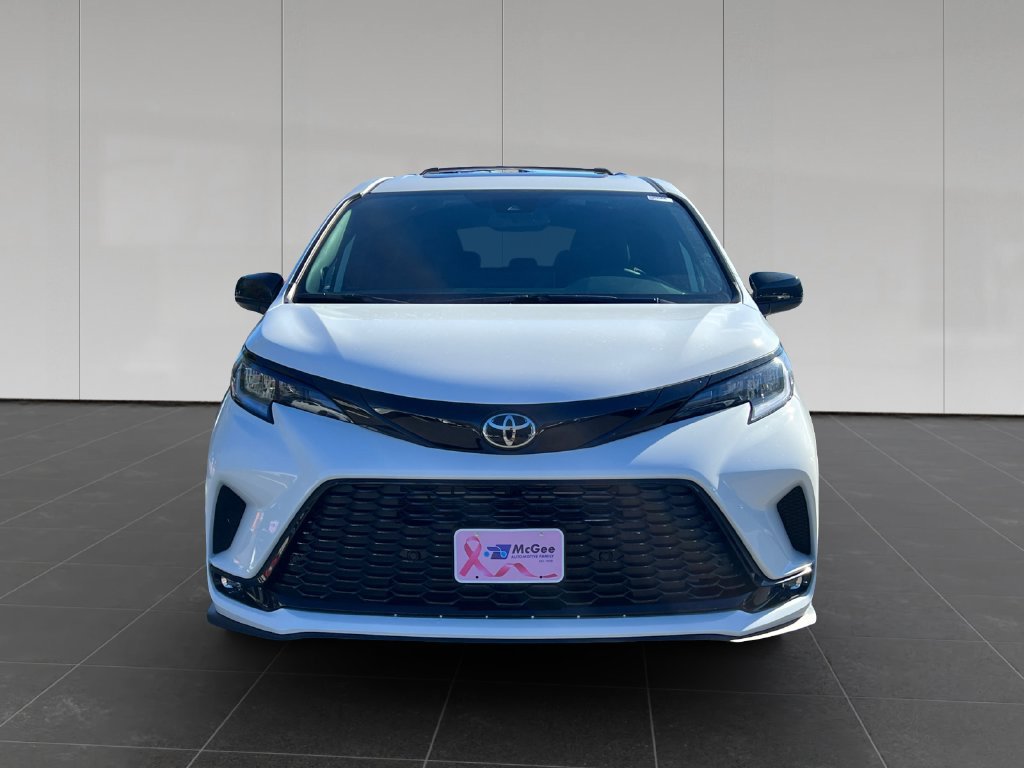 New 2026 Toyota Sienna XSE AWD/4WD image 9