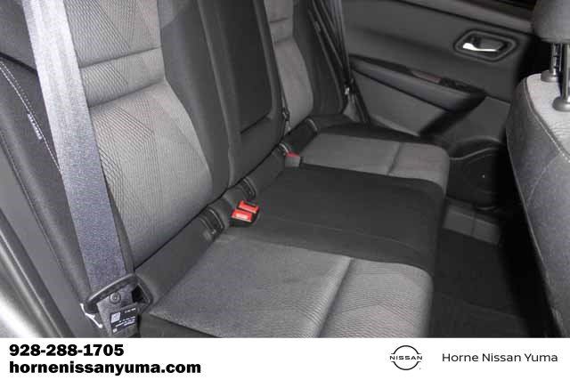 Used 2025 Nissan Rogue SV image 9