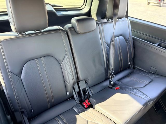 Used 2024 Ford Expedition Max Platinum AWD/4WD image 19