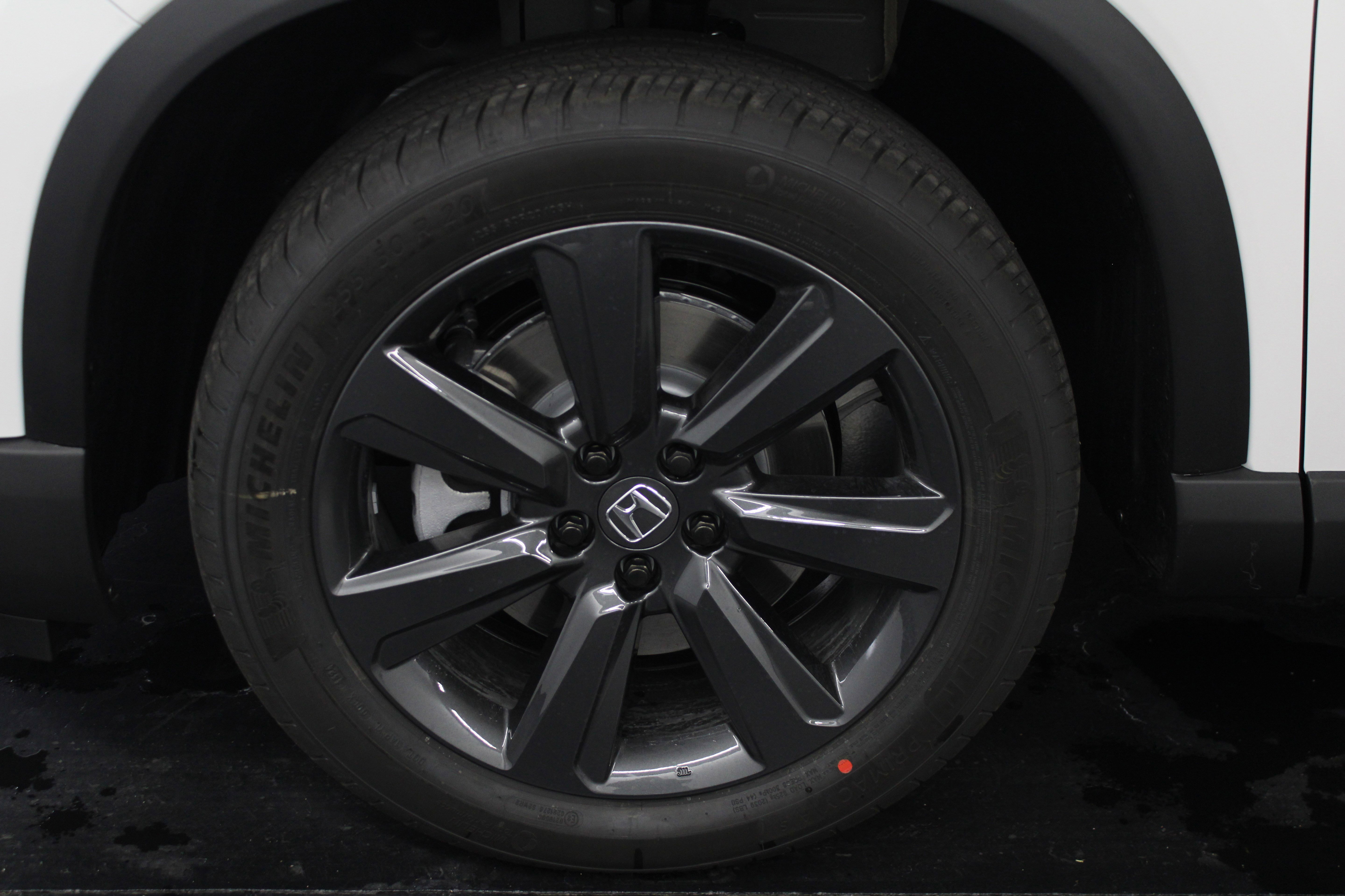 New 2025 Honda Pilot Sport image 33