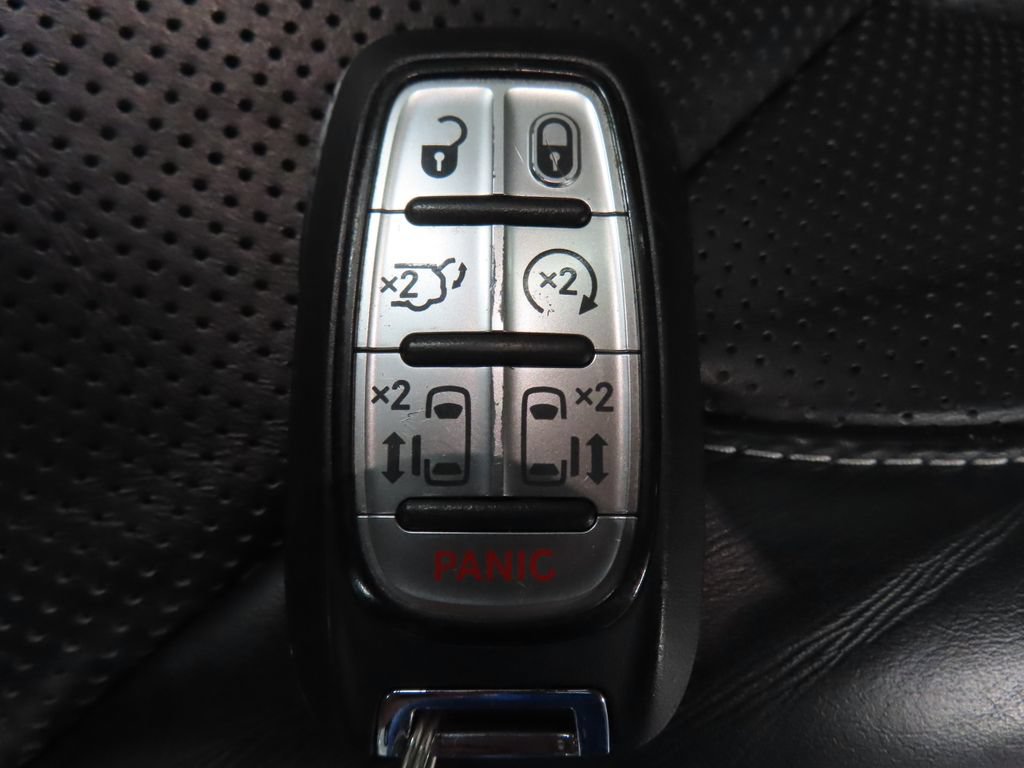 Used 2024 Chrysler Pacifica Limited FWD image 60