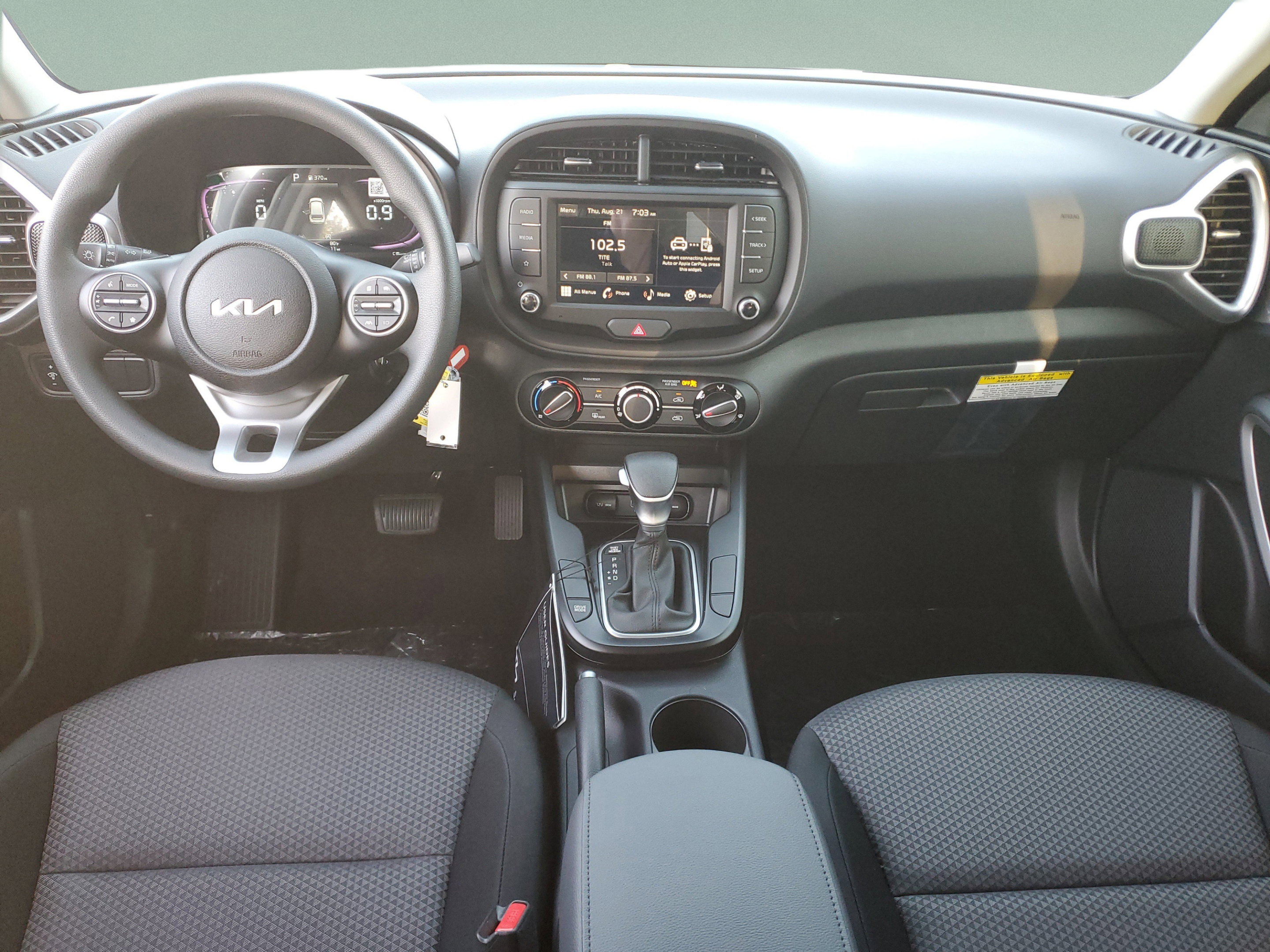 Used 2025 Kia Soul LX FWD image 19