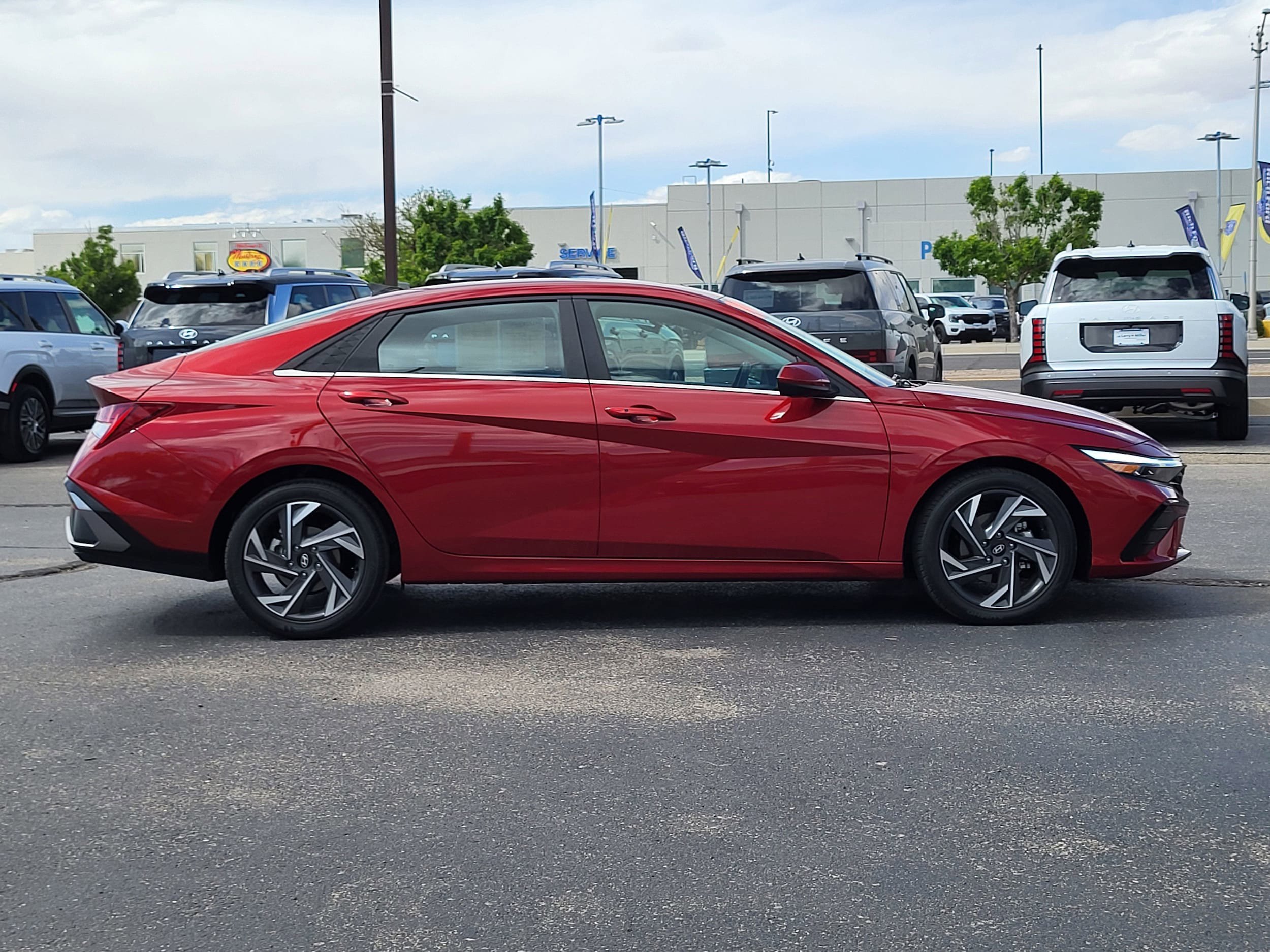 Certified 2024 Hyundai Elantra SEL w/ Convenience Package FWD image 9