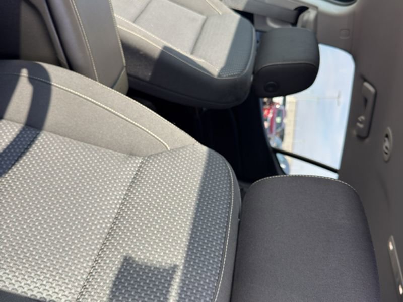 Used 2023 GMC Acadia SLE w/ Driver Convenience Package image 26