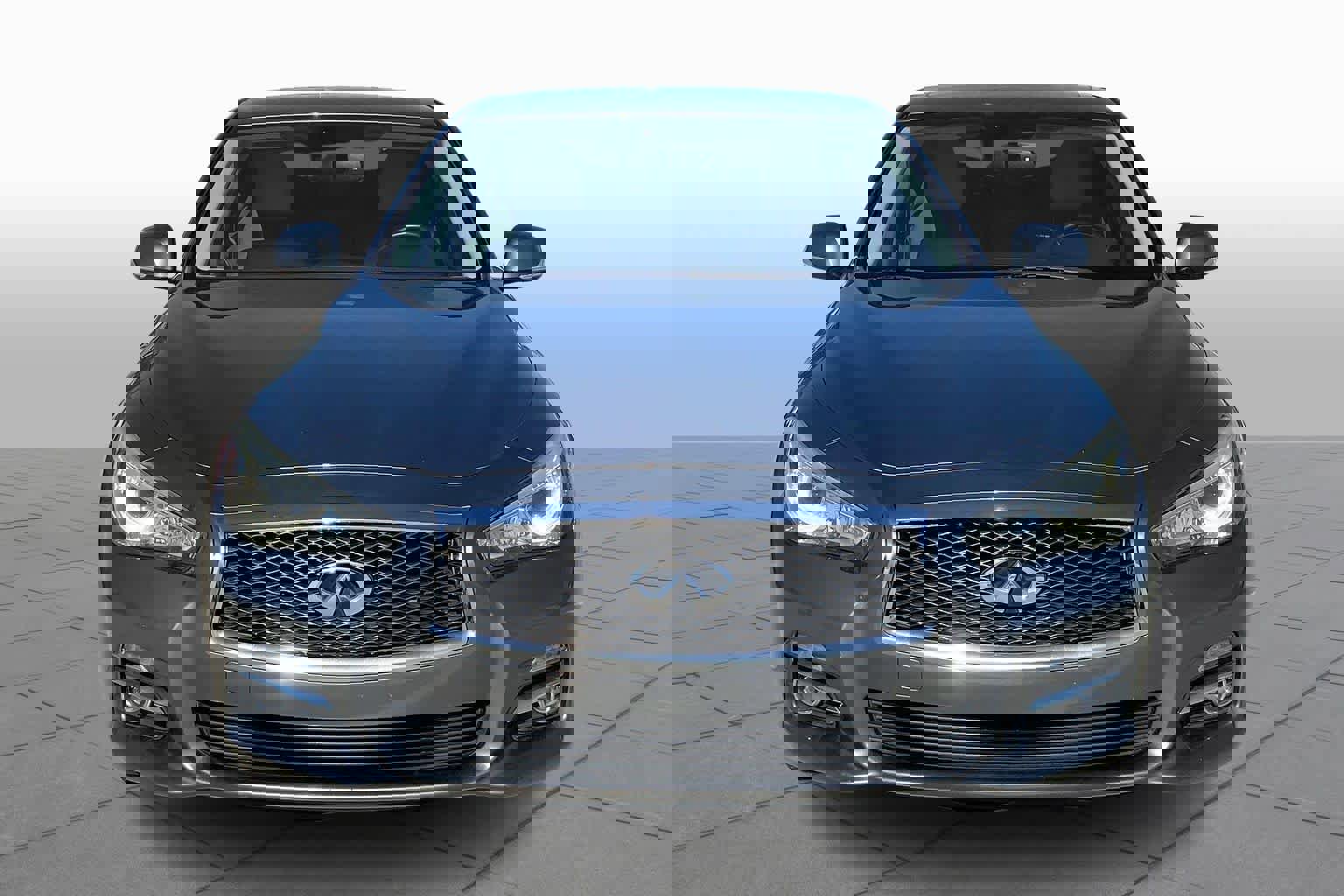 Used 2017 INFINITI Q50 3.0t Premium image 3