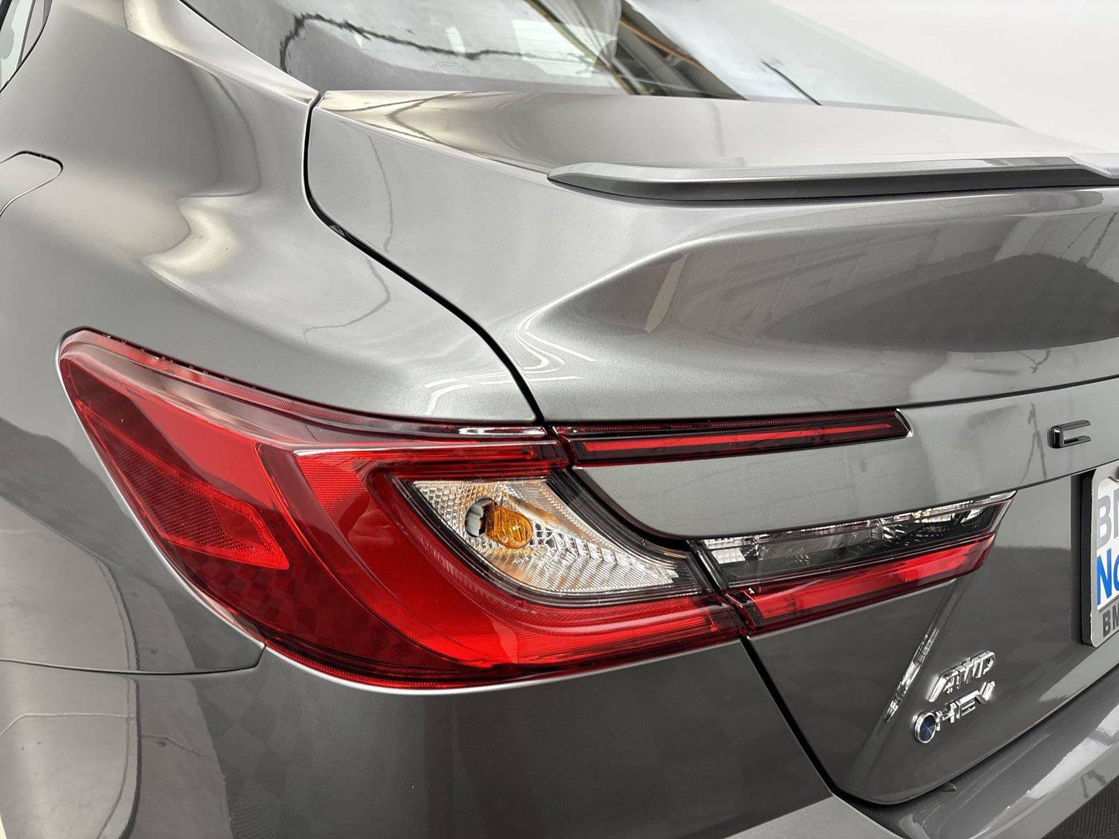 Used 2025 Toyota Camry SE AWD/4WD image 19