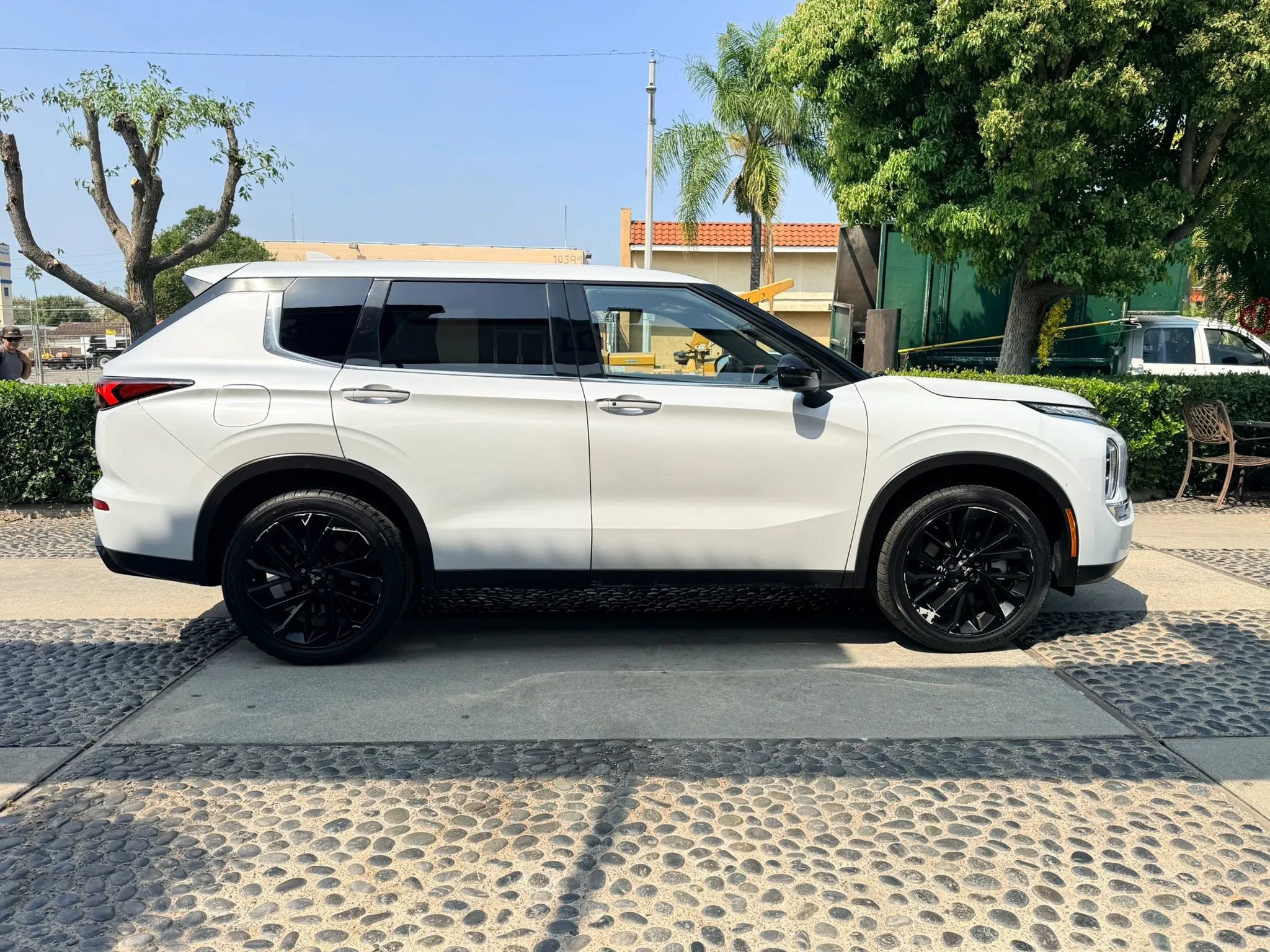 Used 2022 Mitsubishi Outlander SE image 4