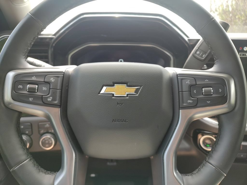 Used 2025 Chevrolet Silverado 2500 LT w/ Convenience Package AWD/4WD image 22