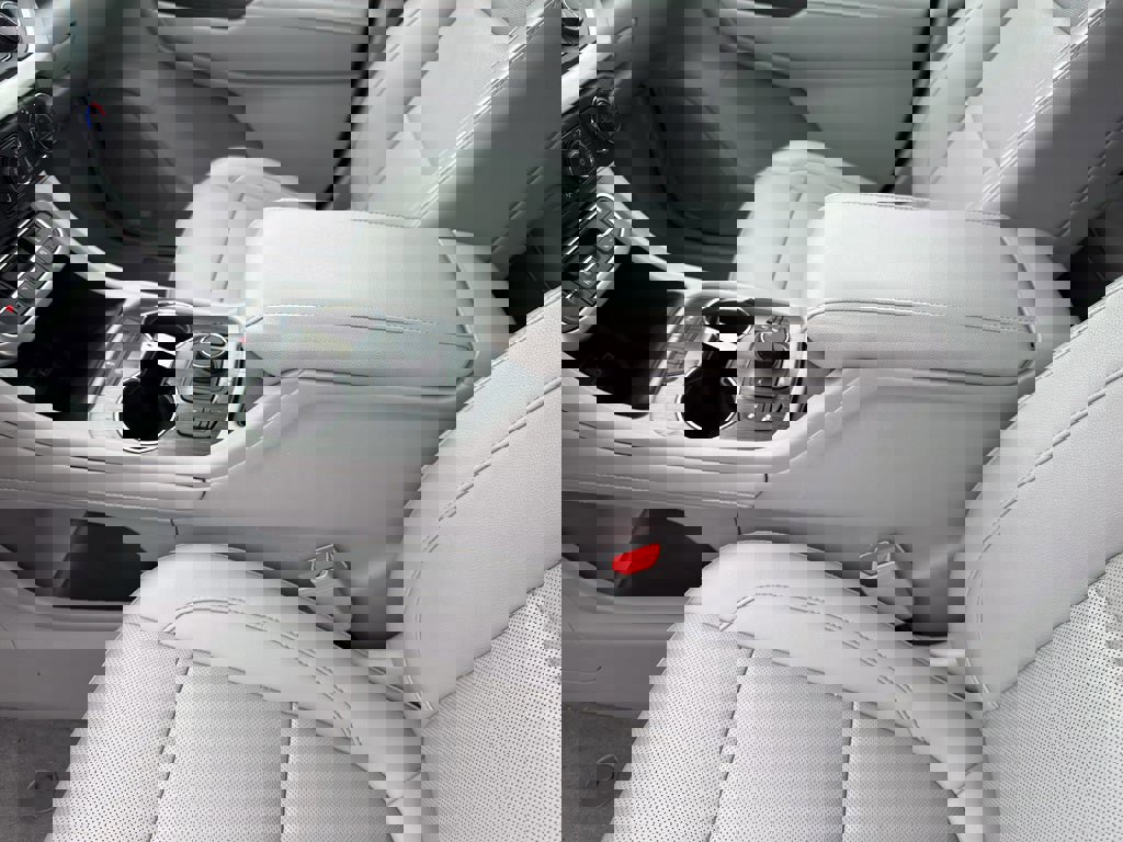 Used 2023 GMC Acadia SLT image 14