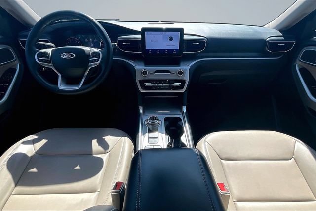 Certified 2023 Ford Explorer XLT w/ Equipment Group 202A RWD image 16