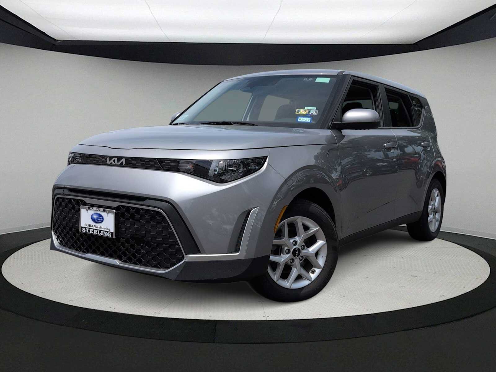 Used 2024 Kia Soul LX w/ Option Group 015 FWD image 1