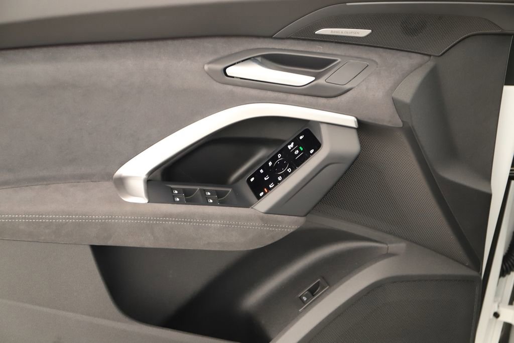 New 2026 Audi SQ5 Premium Plus AWD/4WD image 21