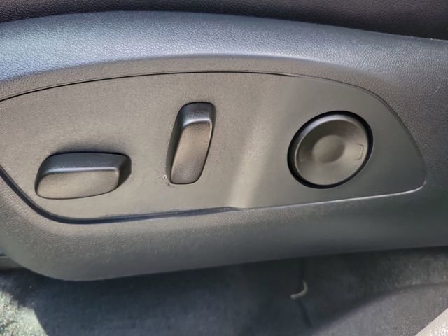Used 2025 Chevrolet Traverse LT FWD image 18