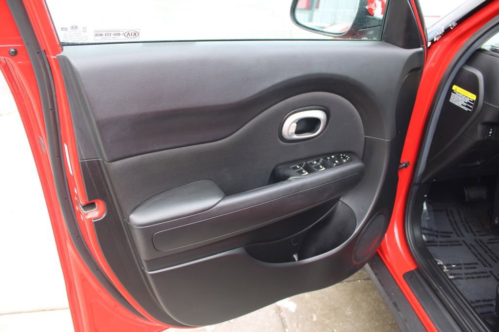 Used 2019 Kia Soul image 17