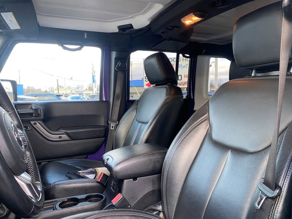 Used 2018 Jeep Wrangler Unlimited Sahara w/ Dual Top Group image 9