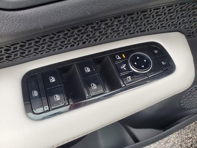 Used 2023 Nissan Ariya FWD image 17