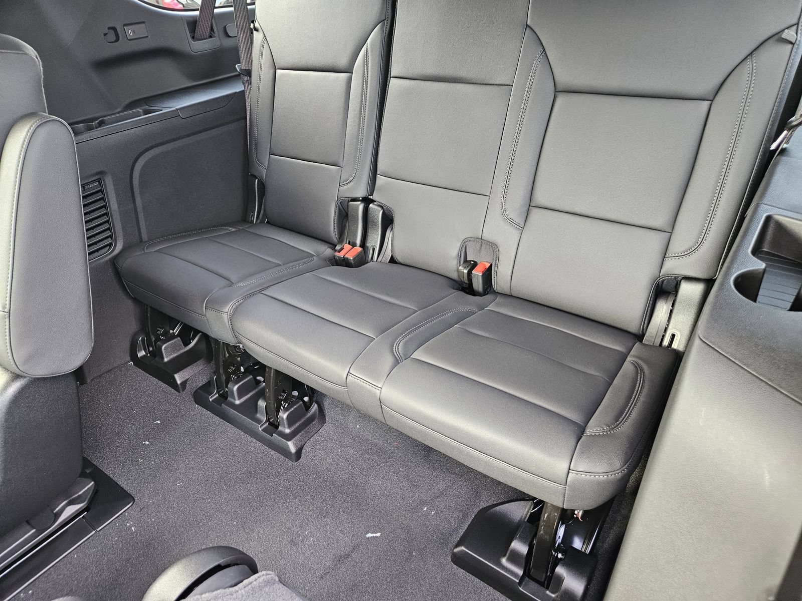 New 2026 Chevrolet Suburban LT w/ Comfort Package RWD image 25