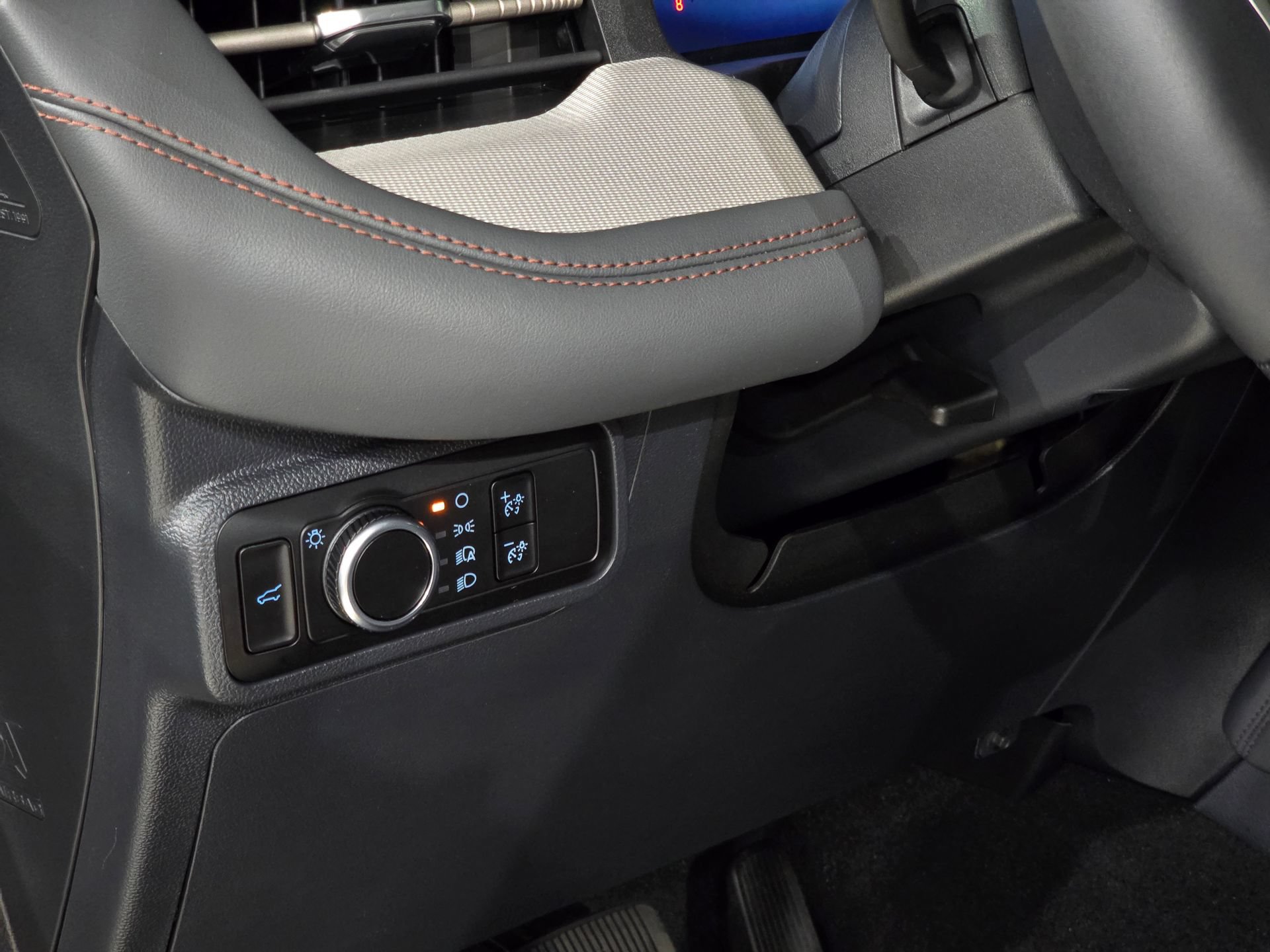 New 2026 Ford Explorer Active AWD/4WD image 19