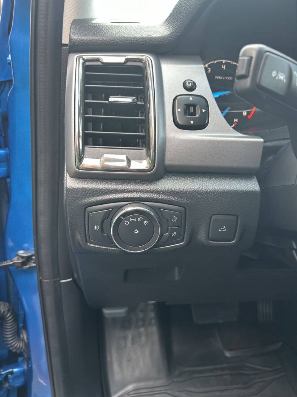 Used 2021 Ford Ranger XLT w/ Equipment Group 302A High AWD/4WD image 12