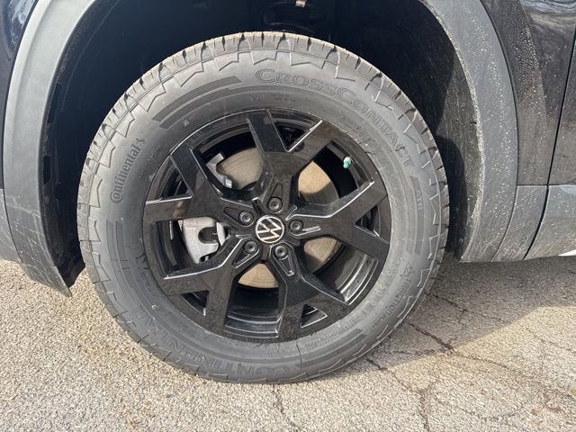 New 2026 Volkswagen Atlas Peak Edition image 8