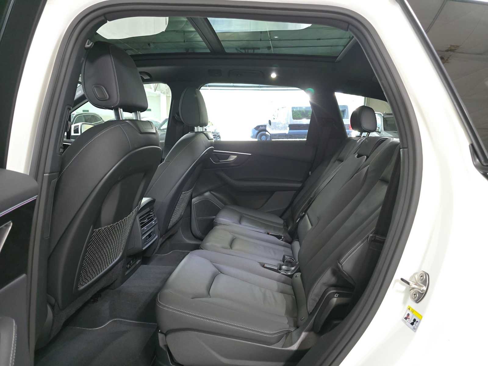 Used 2025 Audi Q7 3.0T Premium Plus AWD/4WD image 16