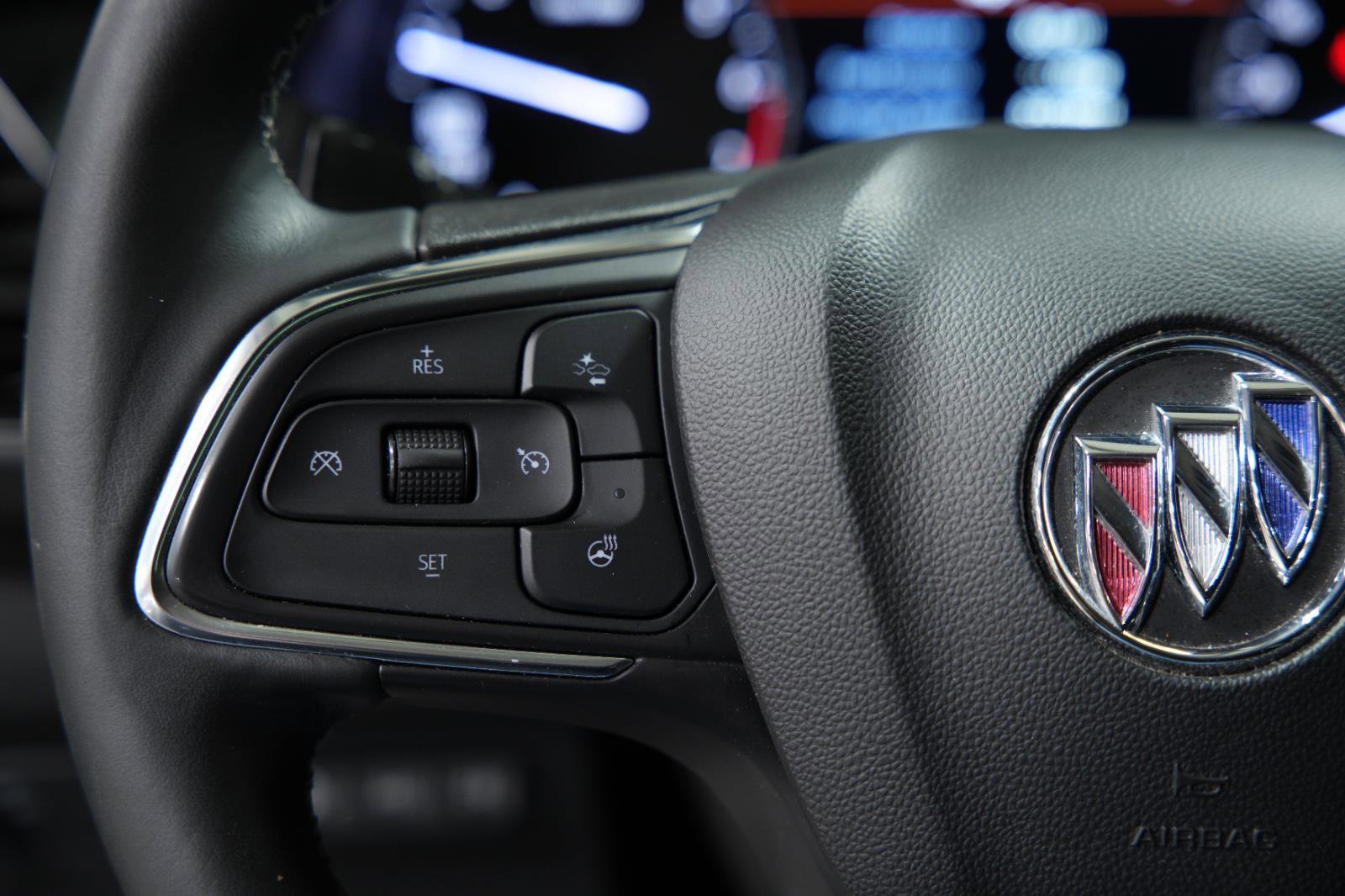 Used 2023 Buick Envision Avenir image 39