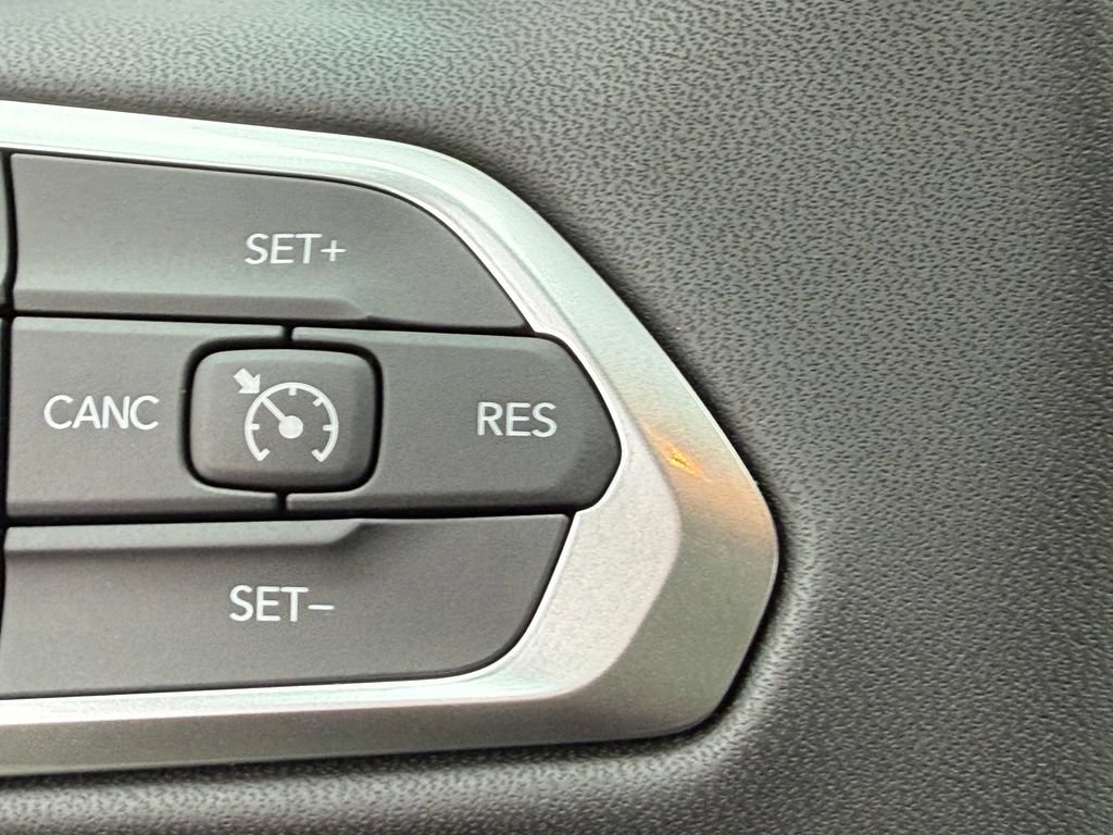 New 2026 Jeep Compass Latitude AWD/4WD image 17