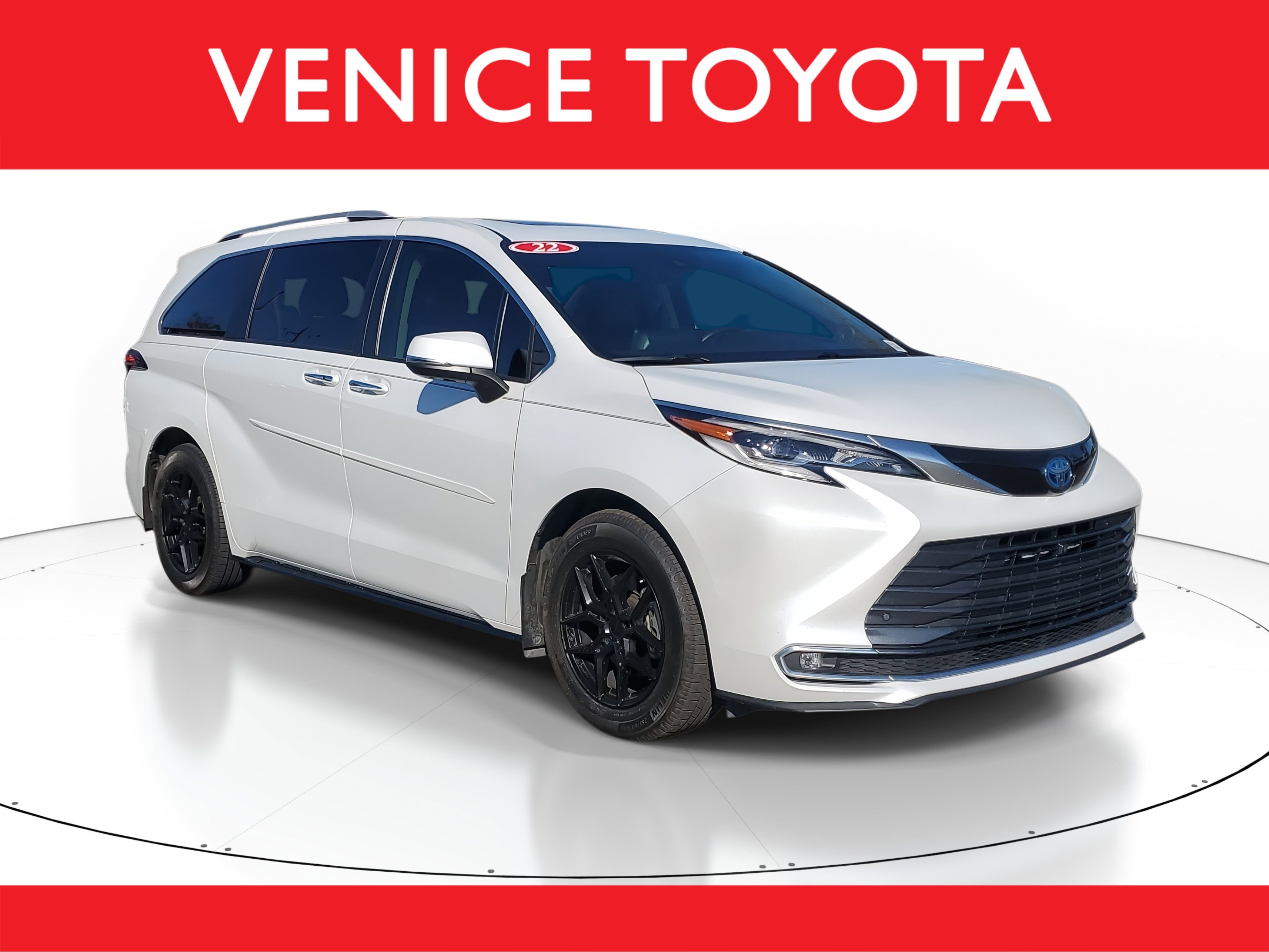 Used 2022 Toyota Sienna Platinum image 1