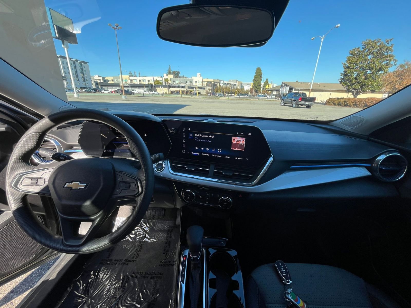 Used 2025 Chevrolet Trax LT image 31