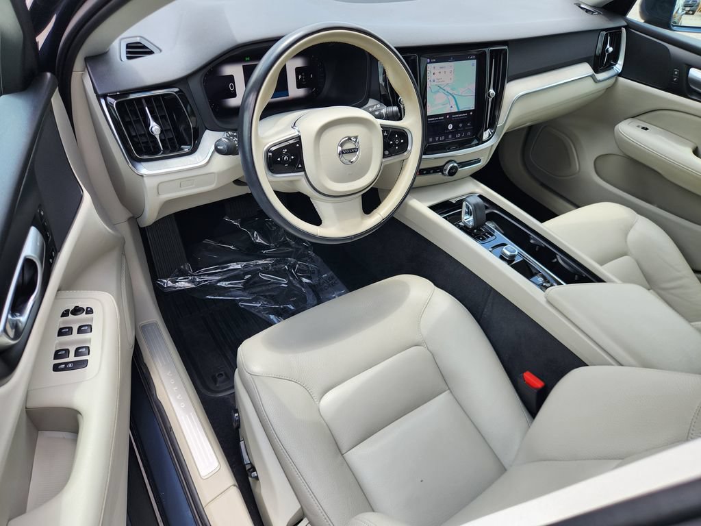 Certified 2024 Volvo V60 B5 Cross Country Plus w/ Protection Package Premier AWD/4WD image 17