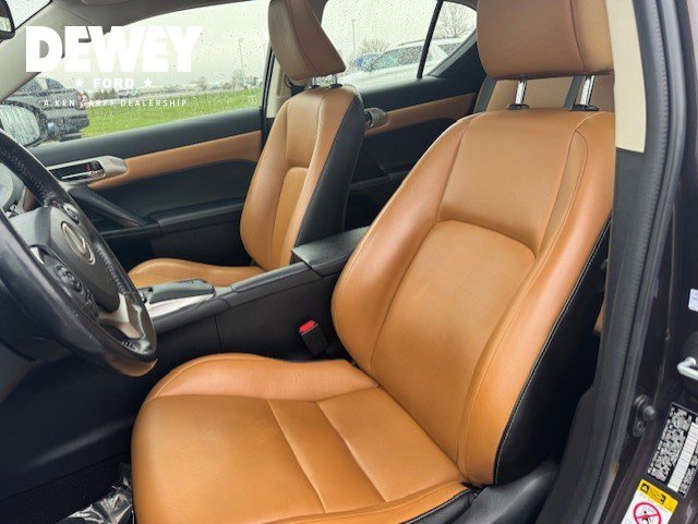 Used 2016 Lexus CT 200h w/ Navigation Package image 12