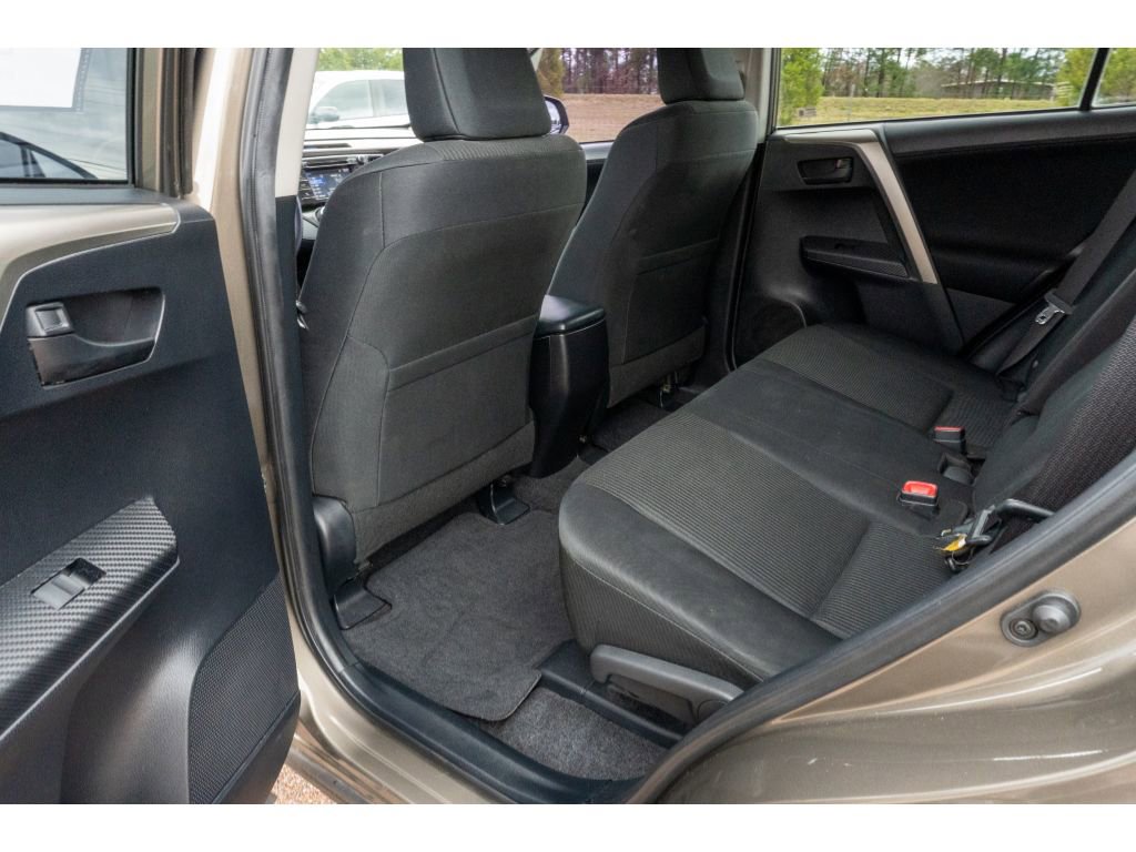 Used 2015 Toyota RAV4 LE image 12