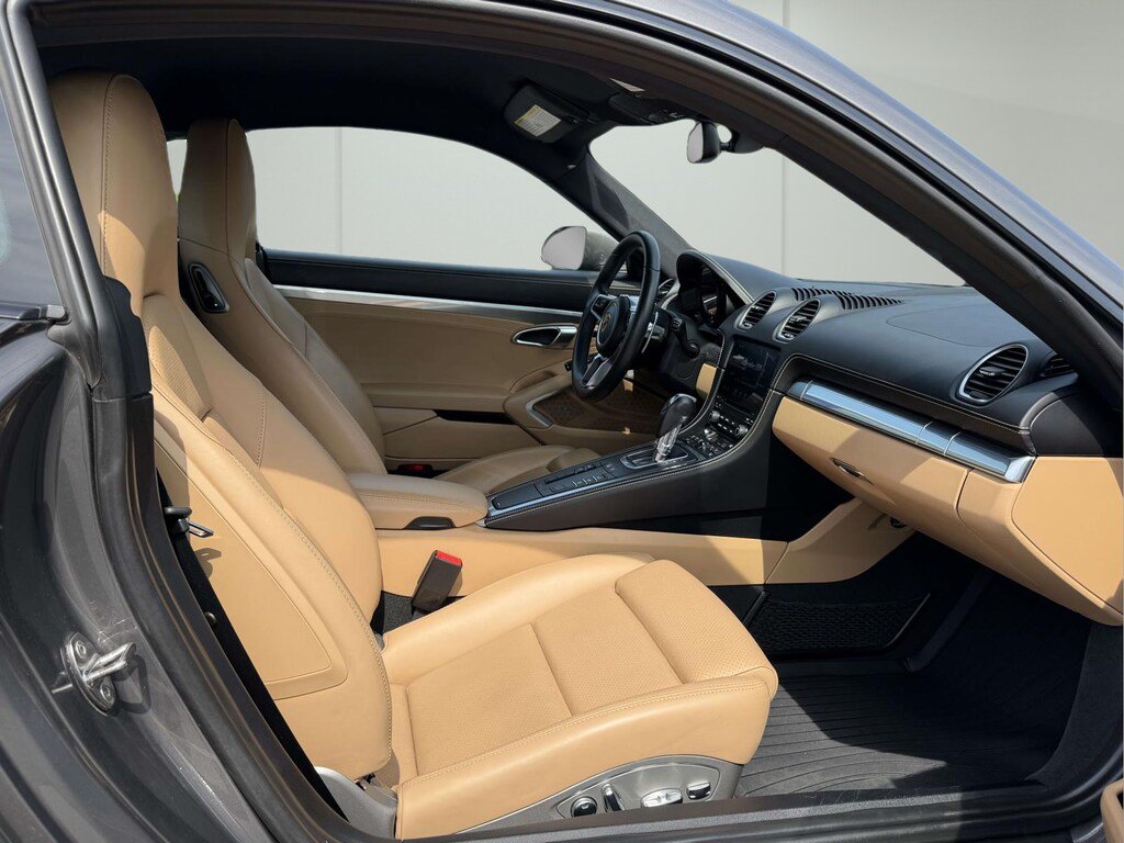 Used 2019 Porsche 718 Cayman RWD image 10
