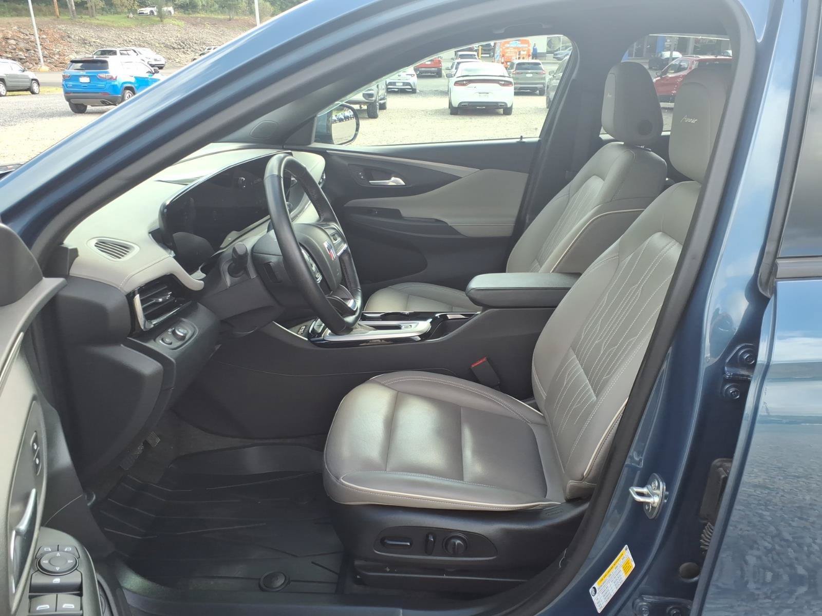 Used 2025 Buick Envista Avenir FWD image 14