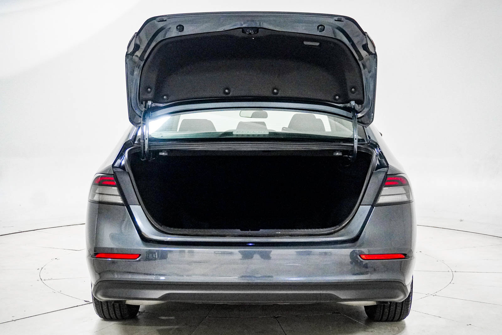 Used 2023 Honda Accord EX image 8