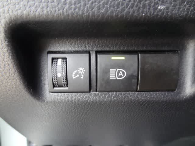 Used 2023 Toyota RAV4 XLE FWD image 17