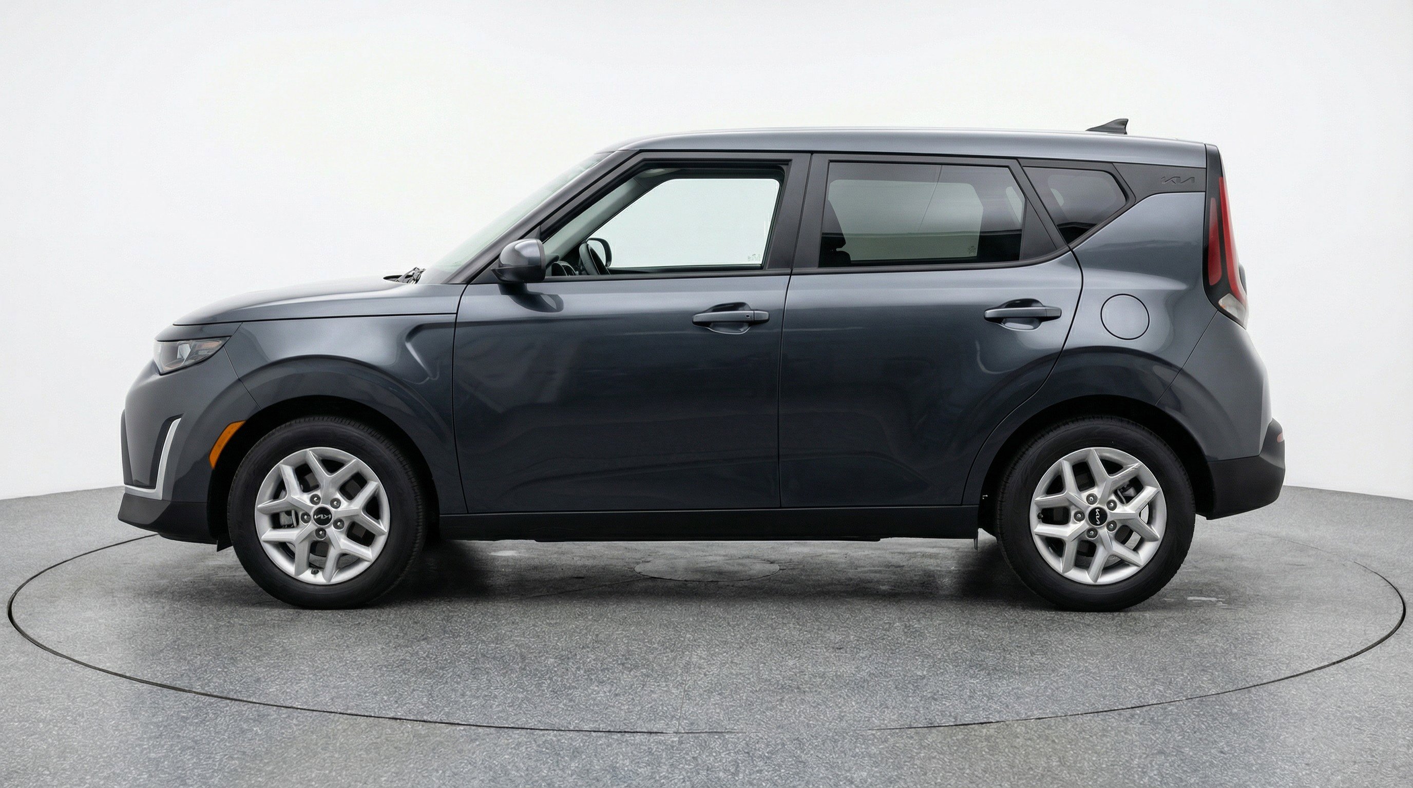 Used 2025 Kia Soul LX w/ LX Technology Package image 5
