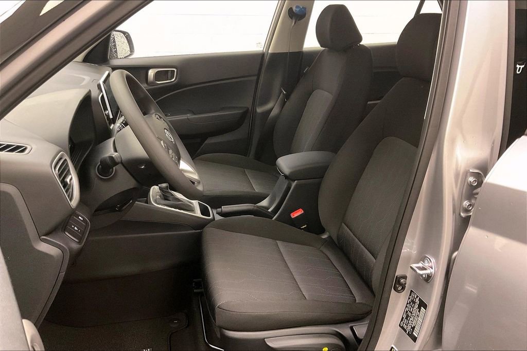 New 2026 Hyundai Venue SE image 9