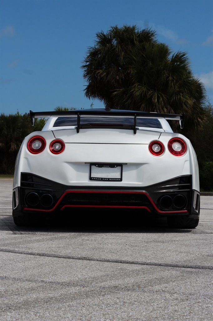 Used 2013 Nissan GT-R Premium AWD/4WD image 7