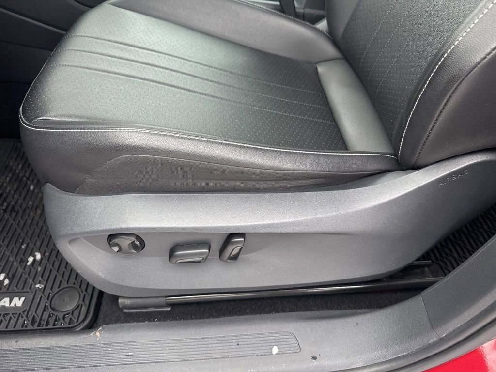 Used 2022 Volkswagen Tiguan SE w/ Panoramic Sunroof Package image 19