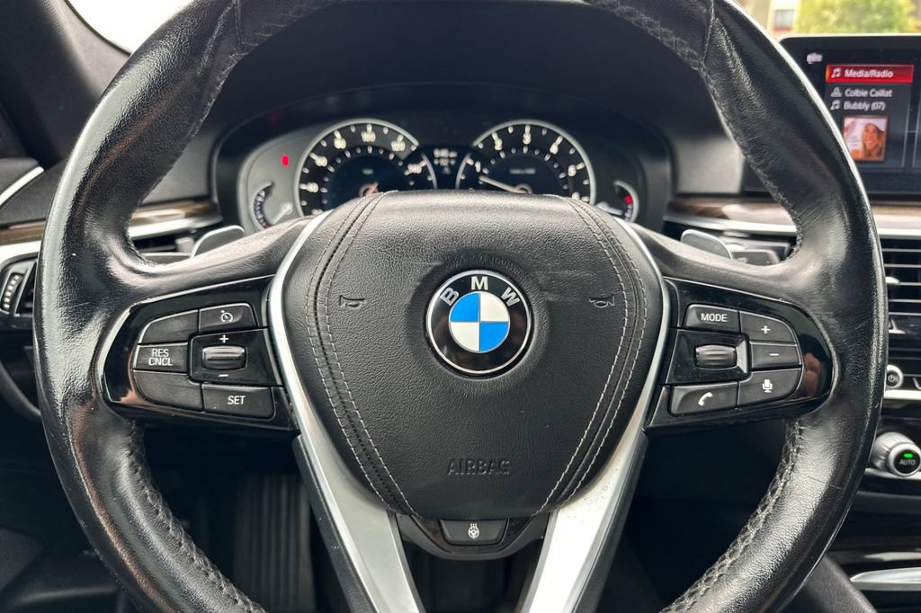 Used 2018 BMW 540i xDrive image 25