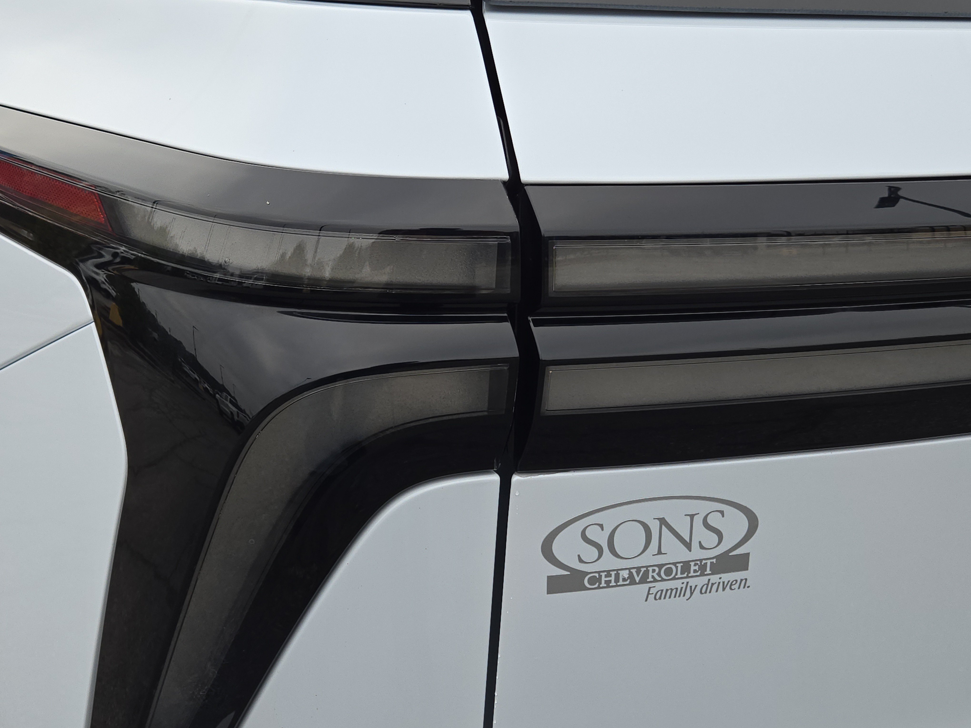 New 2026 Chevrolet Traverse RS w/ LPO, Floor Liner Package FWD image 25