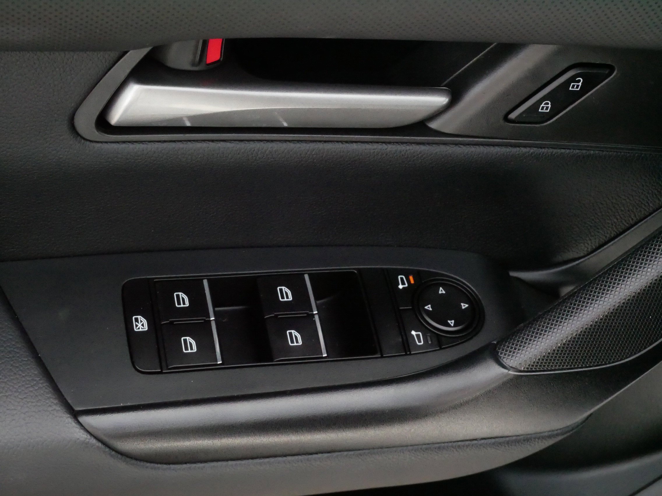 Used 2023 MAZDA CX-50 2.5 S w/ Cargo Package image 19