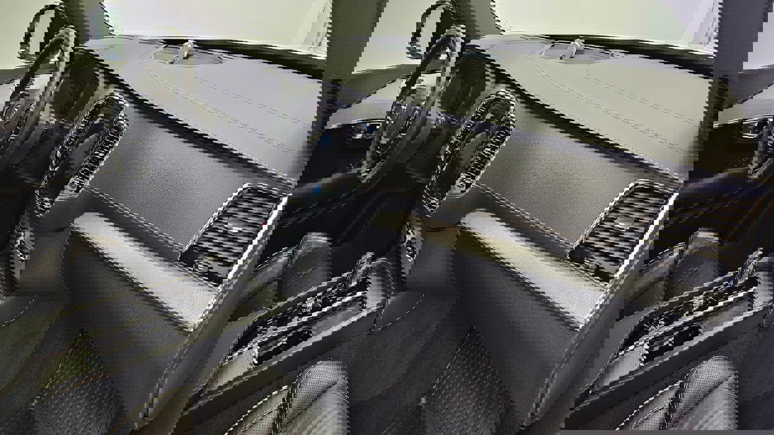 Certified 2022 Volvo XC90 T8 R-Design w/ Advanced Package image 12