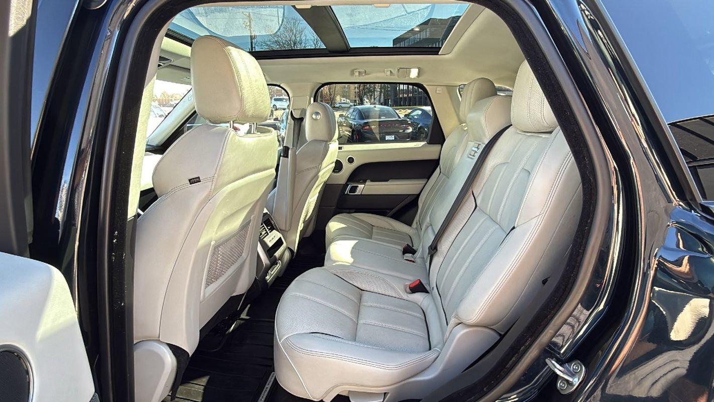 Used 2016 Land Rover Range Rover Sport HSE image 12
